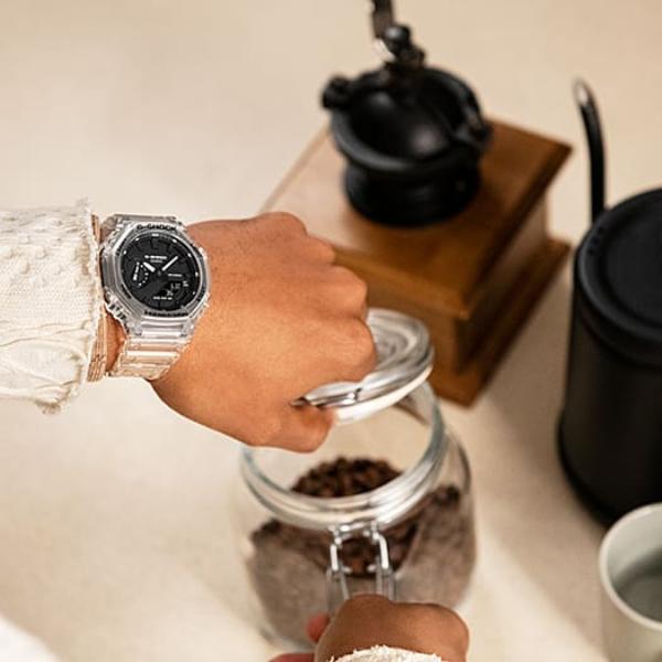 G-Shock Digital & Analogue Watch Casioak Series GA2100SKE-7A / GA2100SKE-7A